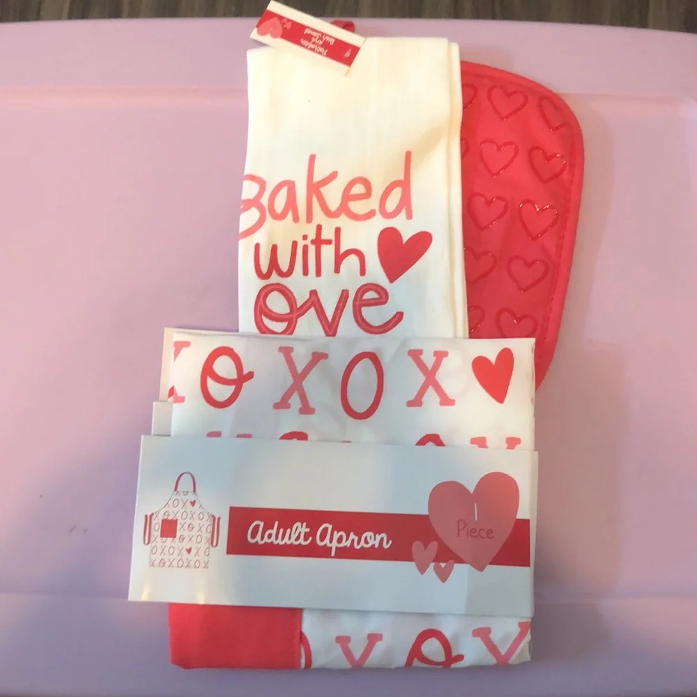 ❤️Super Cute Adult Apron, Potholder & Dish Towel set❤️❤️NWT - Picture 3 of 4